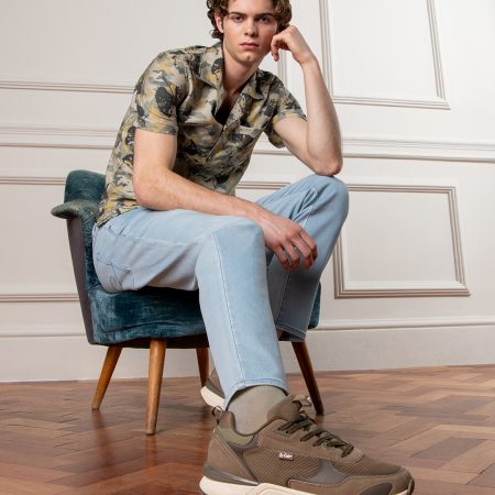 Collection Lee Cooper disponible chez Habits et Métiers – vêtements casual pour homme et femme.